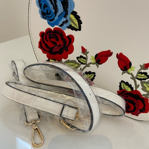 Embroidery Fashion Purse - Picture 3 of 5